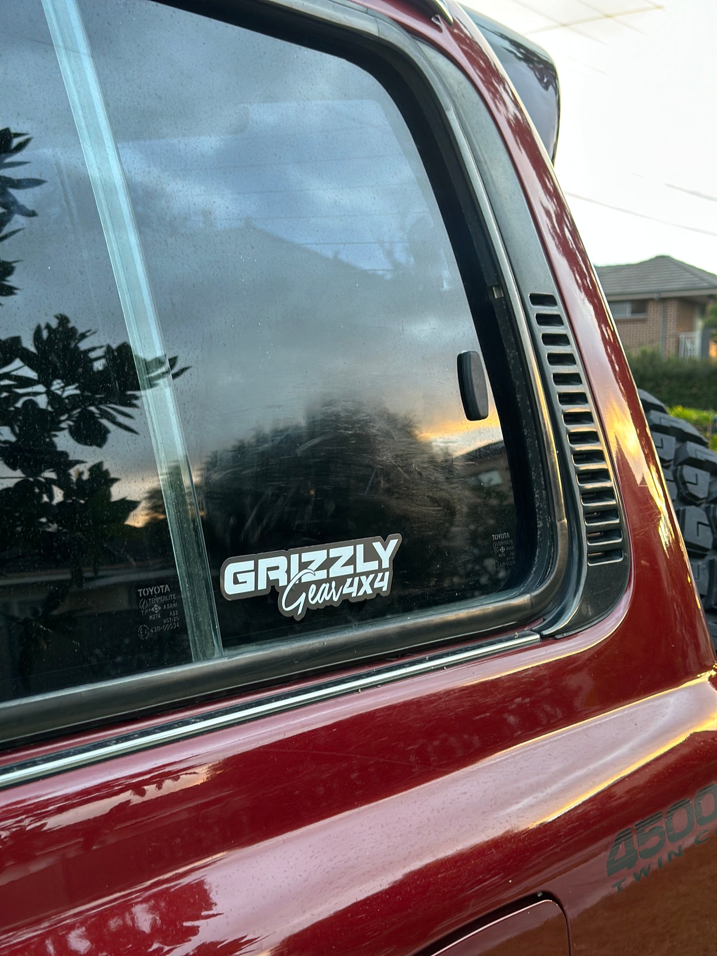 Grizzly Gear 4x4 Sticker